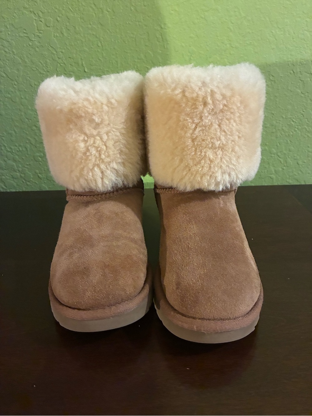 UGG suede cuff boots folded-over cream shearling size 5